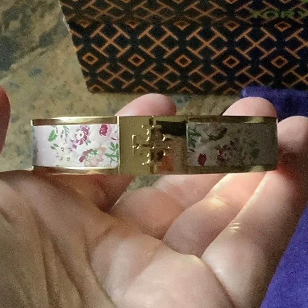 NWT TORY BURCH MILLER LEATHER FLORAL HINGE BRACELET NEW​​